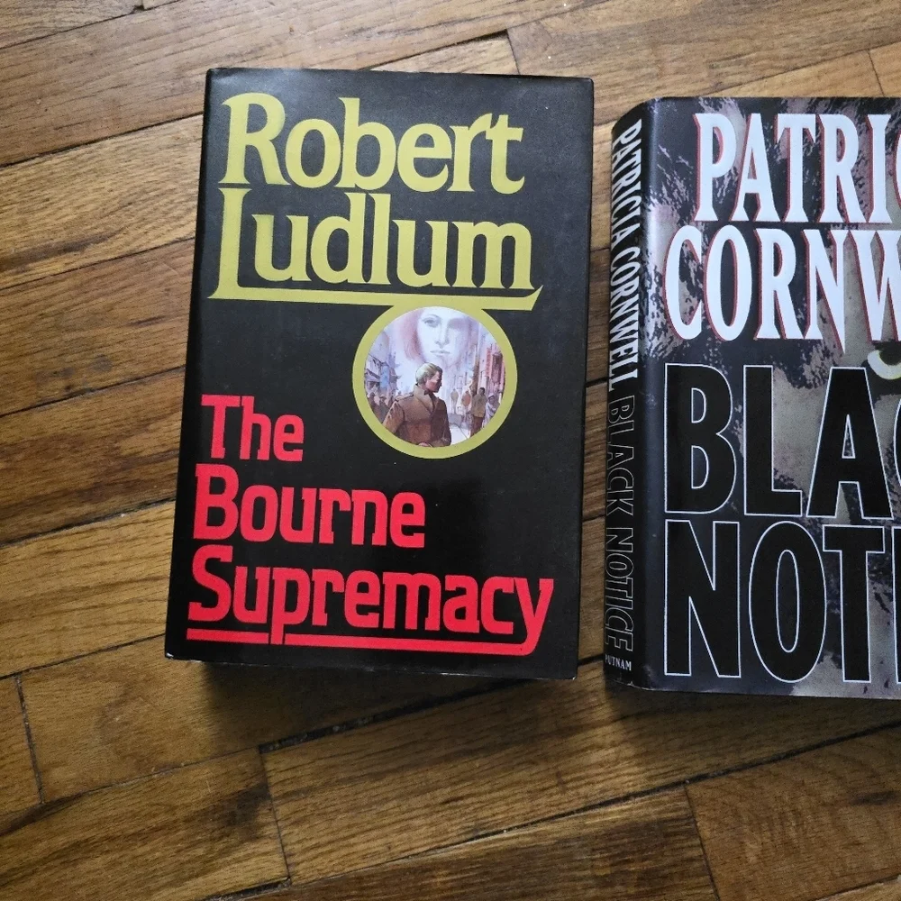 Robert Ludlum & Patricia Cornwell 2 Book Lot The Bourne Supremacy, Black Notice